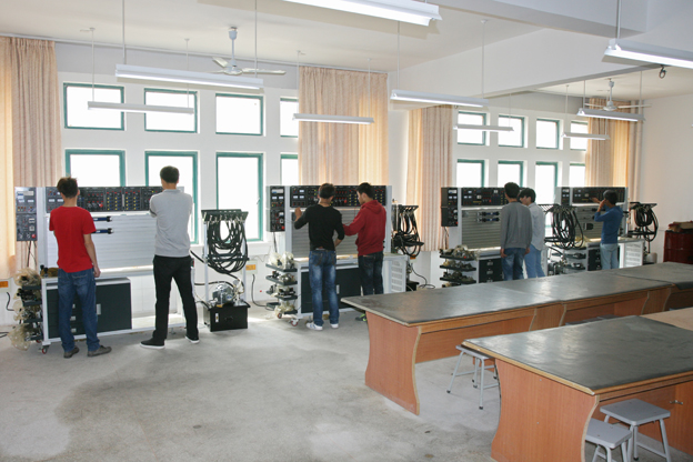 淮南經濟技術學校2025年招生簡章 電子產品維修與安裝專業